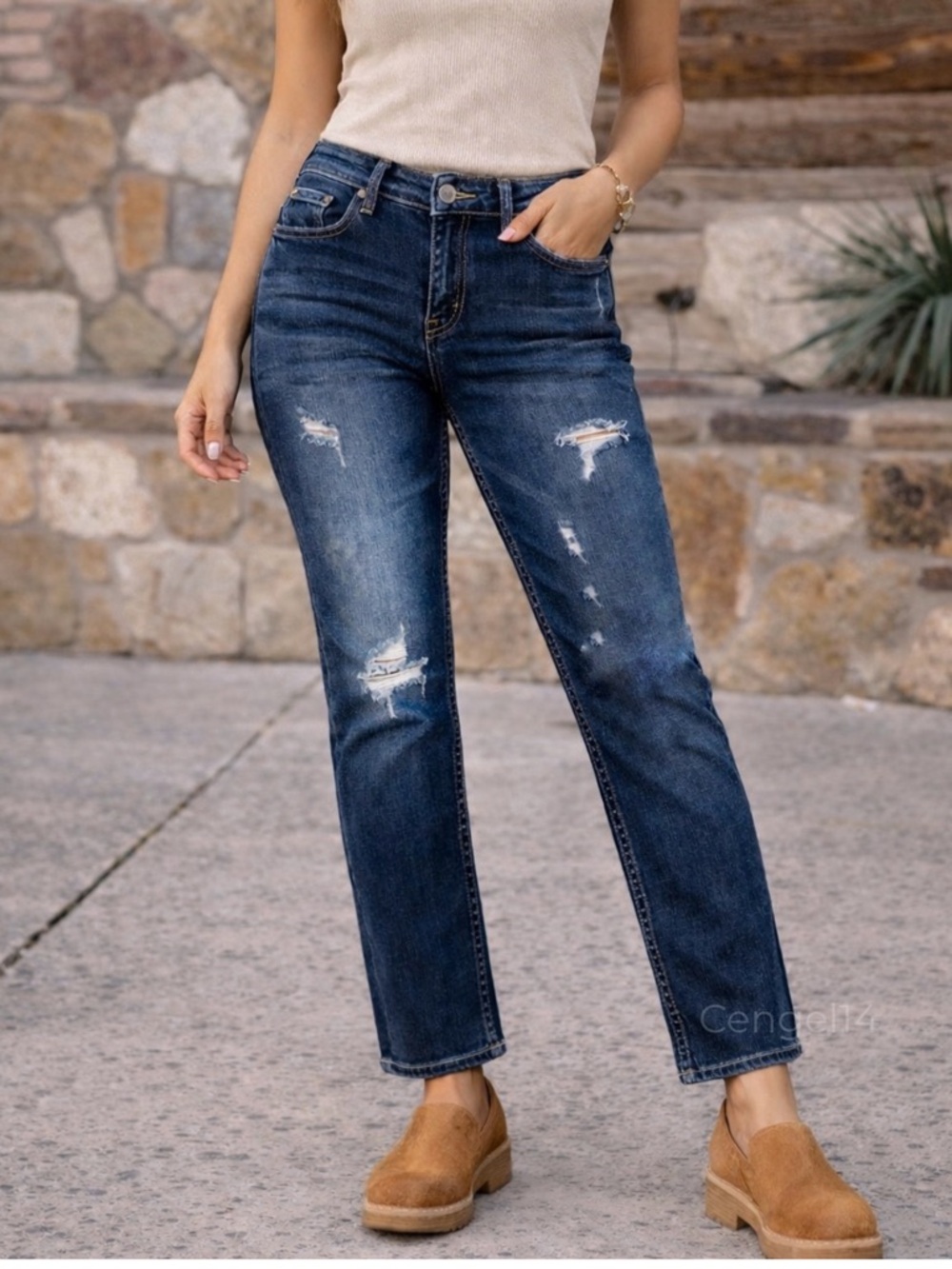 Silver Jeans Berkley Mid Rise Straight Leg Distressed Medium Wash Jeans 14 NWOT
